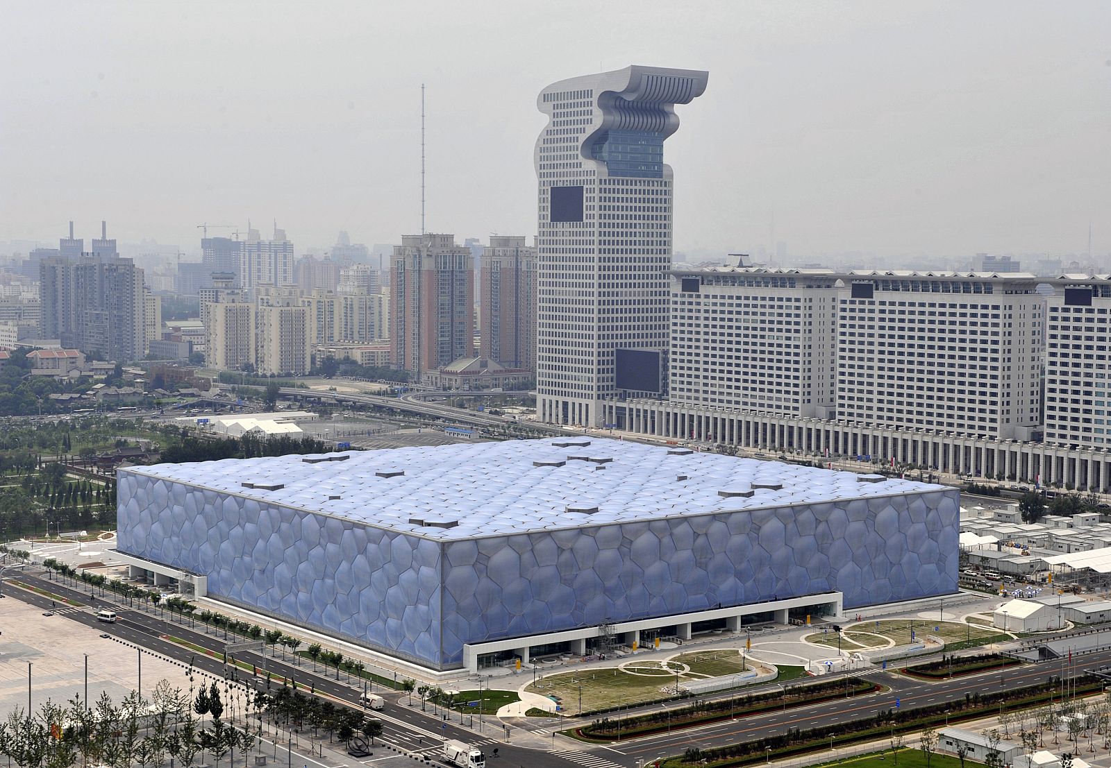 Vista general del Centro Acuático Nacional, también conocido como "Cubo de agua", en Pekín.
