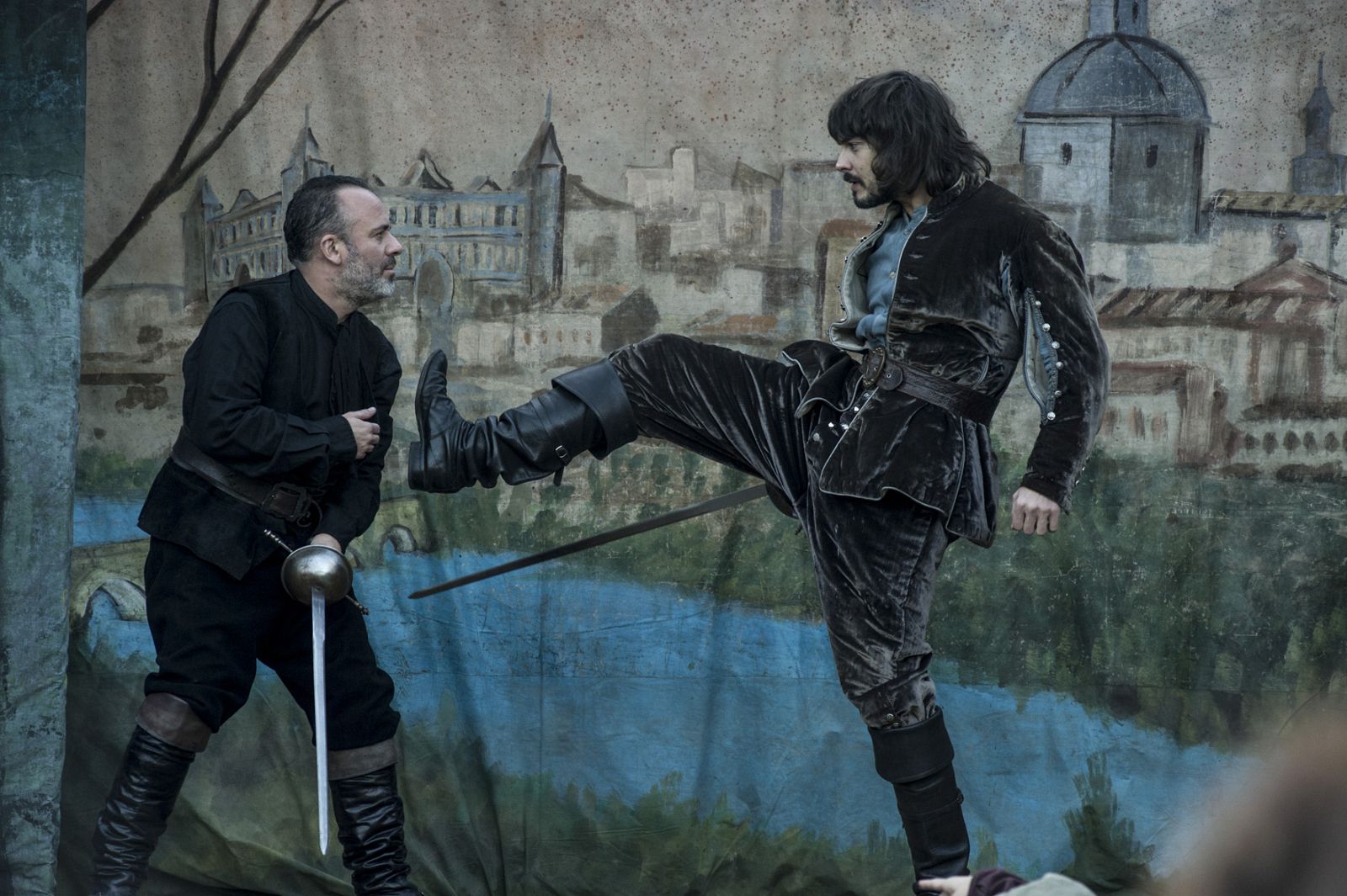 Sátur convence a Gonzalo para que participe en el concurso teatral que acogerá la Villa