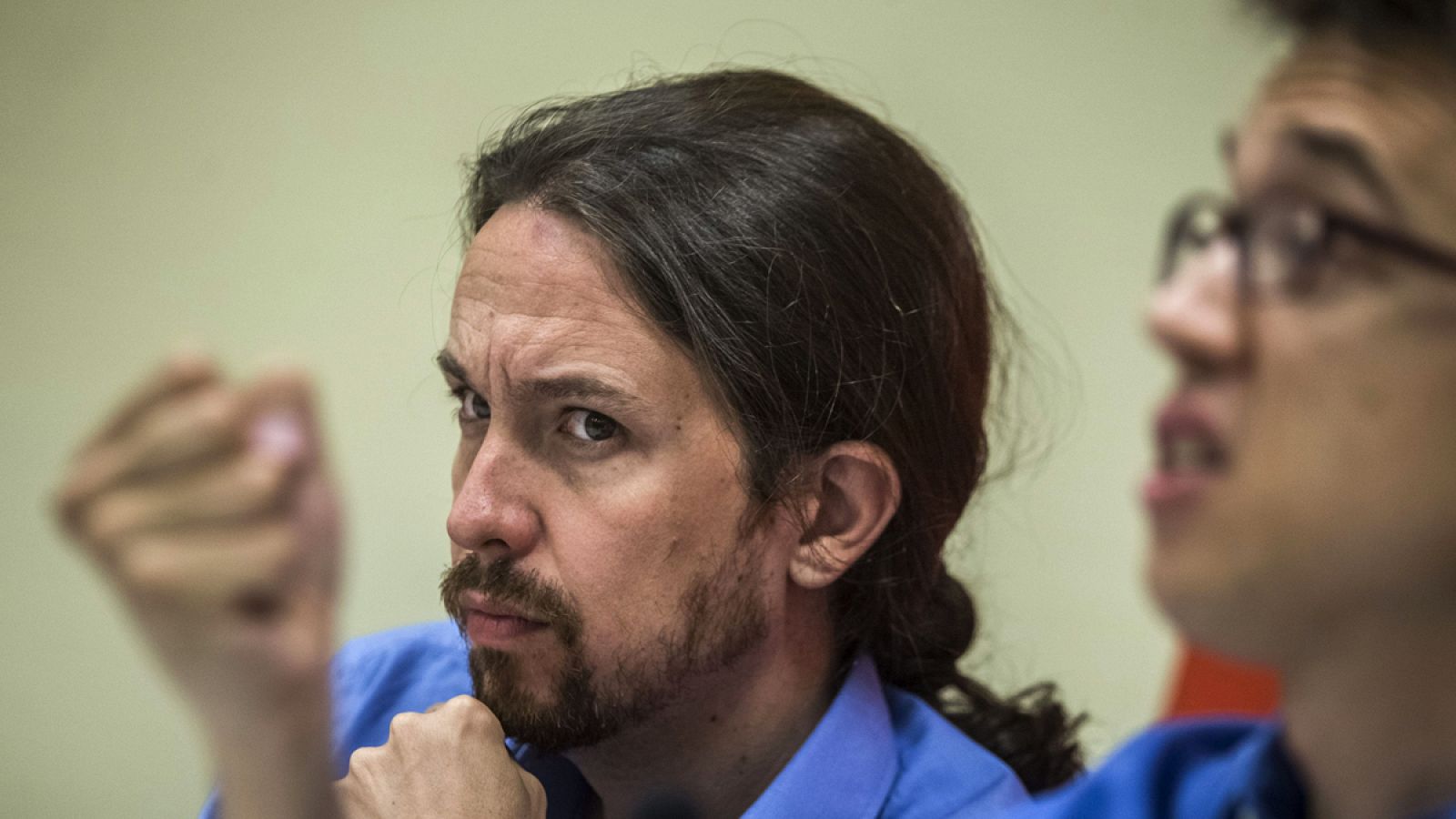 Pablo Iglesias en una intervención de Podemos junto con Íñigo Errejón
