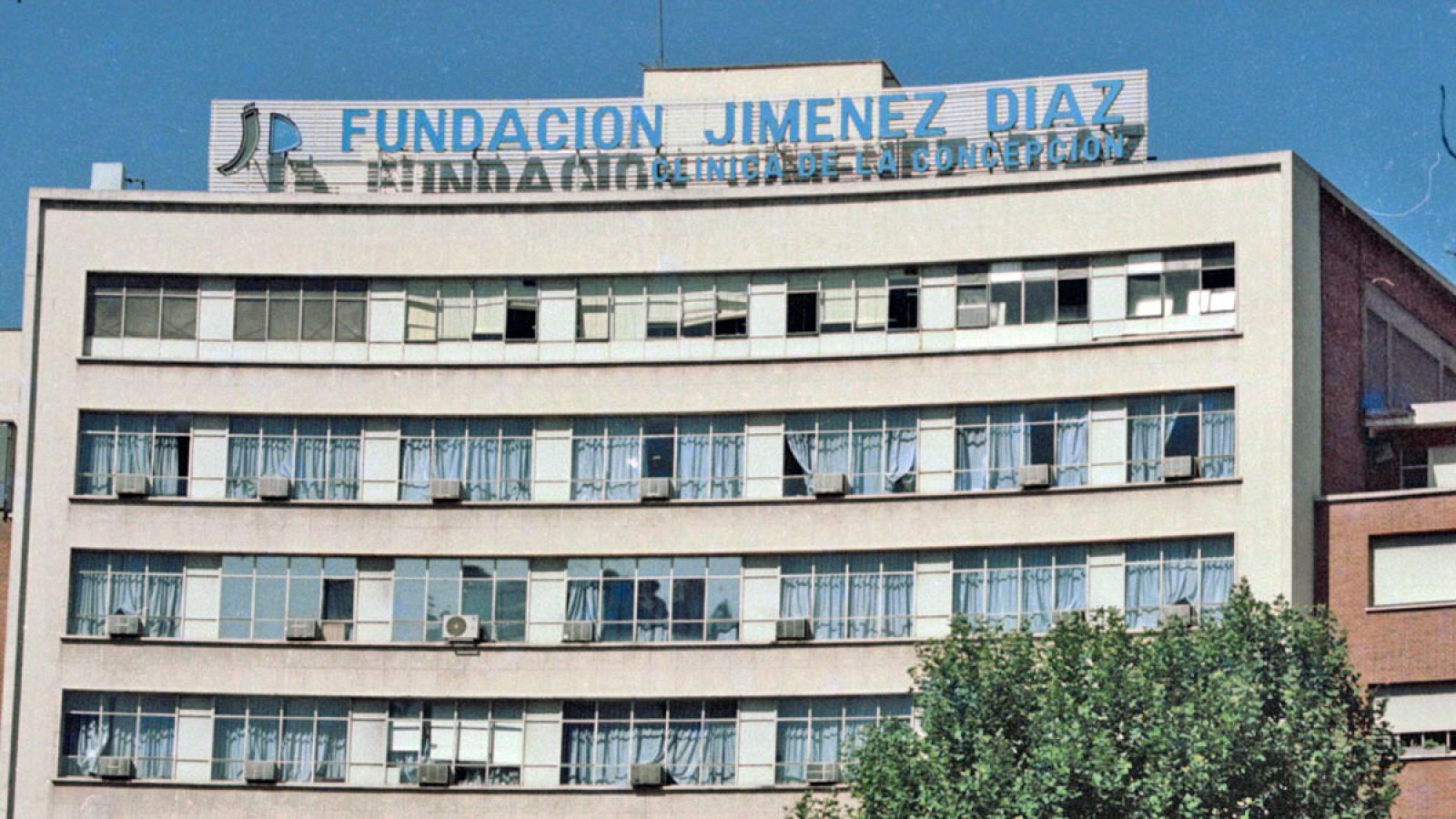 Fachada del hospital Fundación Jiménez Díaz, en Madrid,