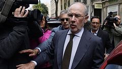 El juez deja a Rato en libertad, pero le retira su pasaporte y le obliga a comparecer mensualmente en el juzgado