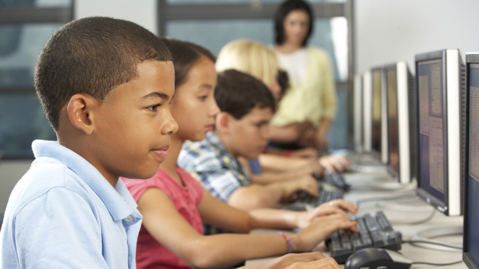 El programa GENIOS formará a miles de escolares de más de 30 centros españoles.