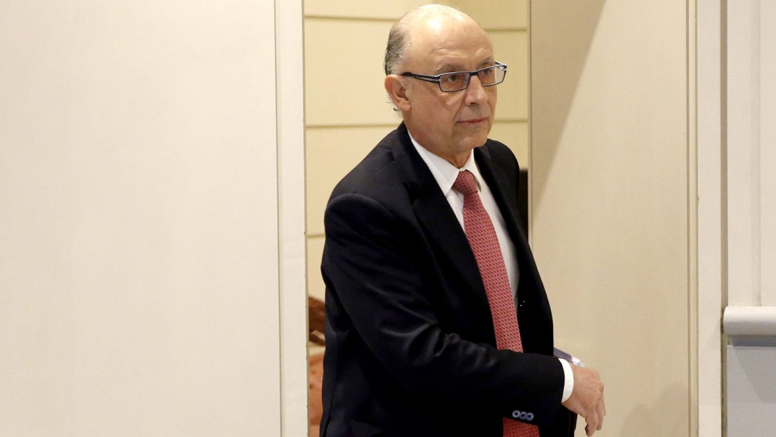 El ministro de Hacienda, Cristóbal Montoro, en el Senado