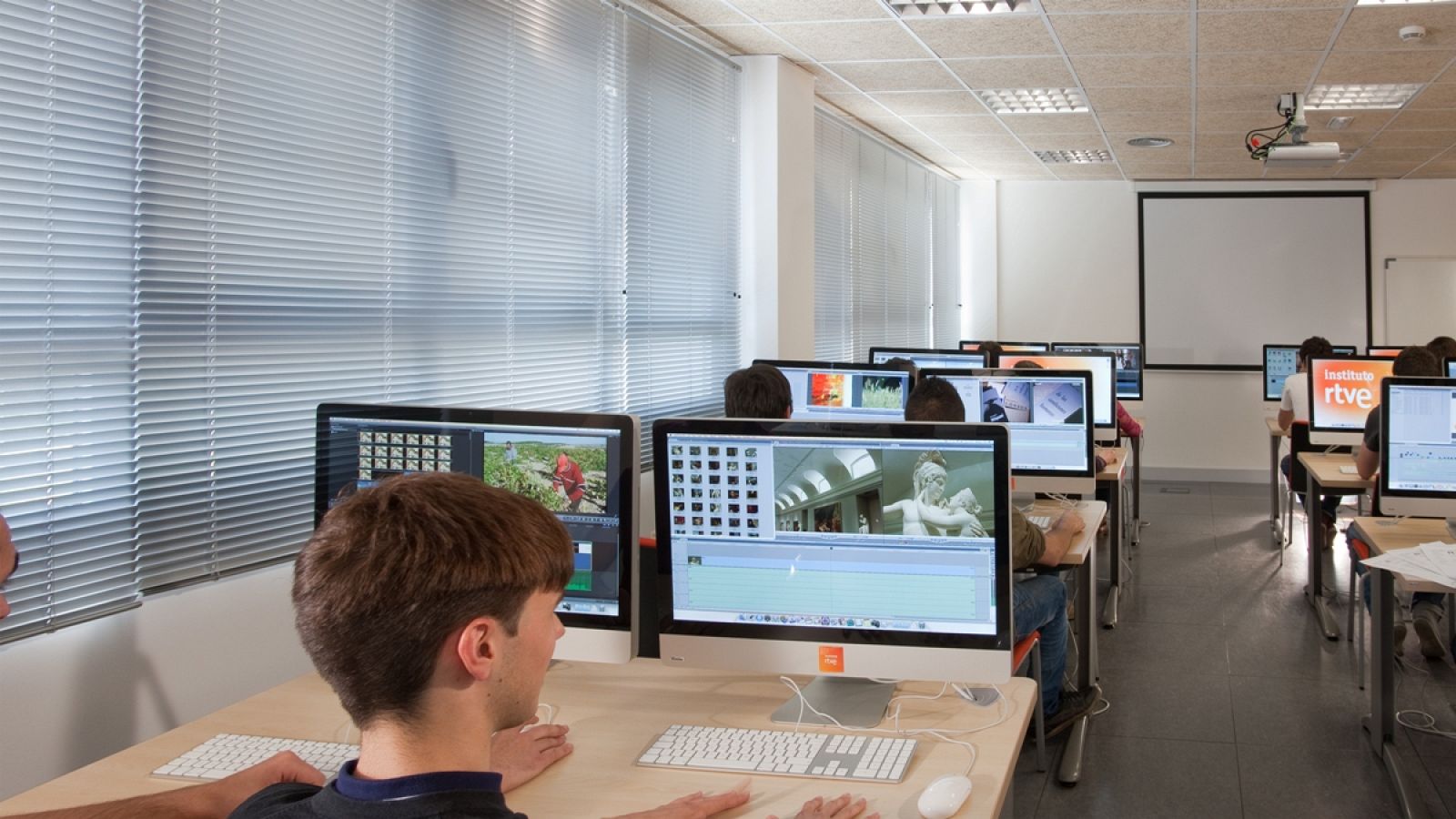 Máster en motion graphics y entornos virtuales interactivos para TV