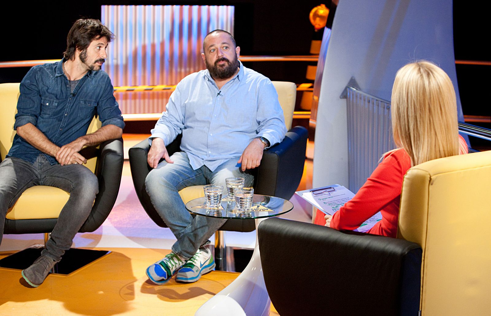 Los actores Hugo Silva y Pepón Nieto visitan nuestro plató para  hablar con Cayetana Guillén Cuervo de 'Mi gran noche', la última película de Álex de la Iglesia.