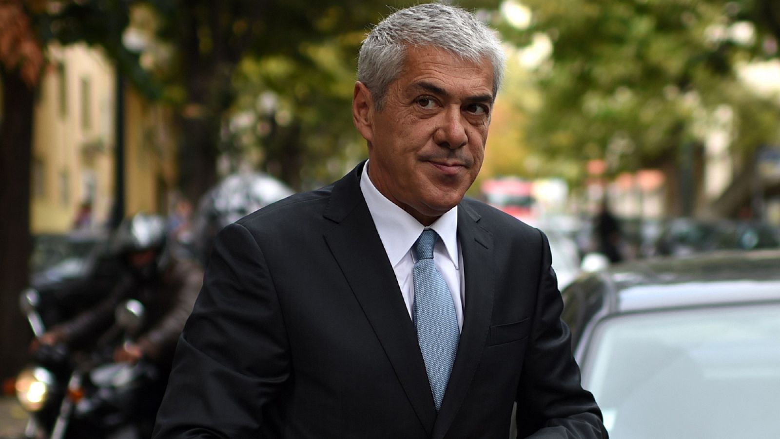 Fotografía de archivo de José Sócrates, el pasado 4 de octubre, yendo a votar en las elecciones generales de Portugal.