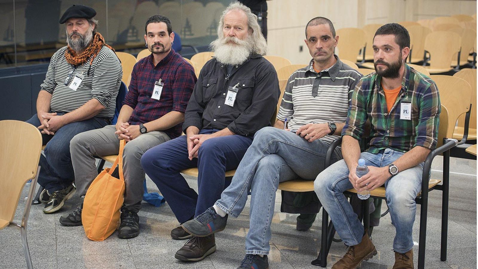 Los cinco presuntos dirigentes de Askapena, el aparato internacional de ETA, durante el juicio en la Audiencia Nacional