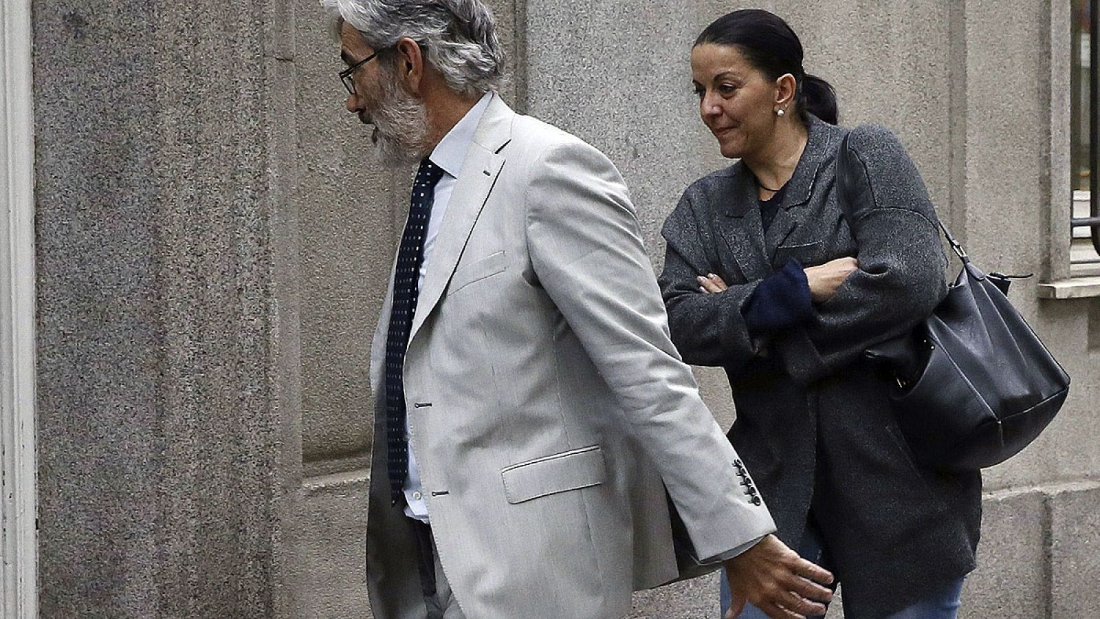 La senadora y alcaldesa Fernández de la Cueva acude a declarar al Supremo