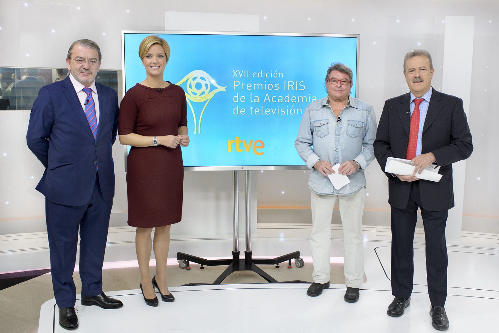 José Ramón Díez, María Casado, Ángel Peláez y Manuel Campo Vidal en la presenación de los premios Iris