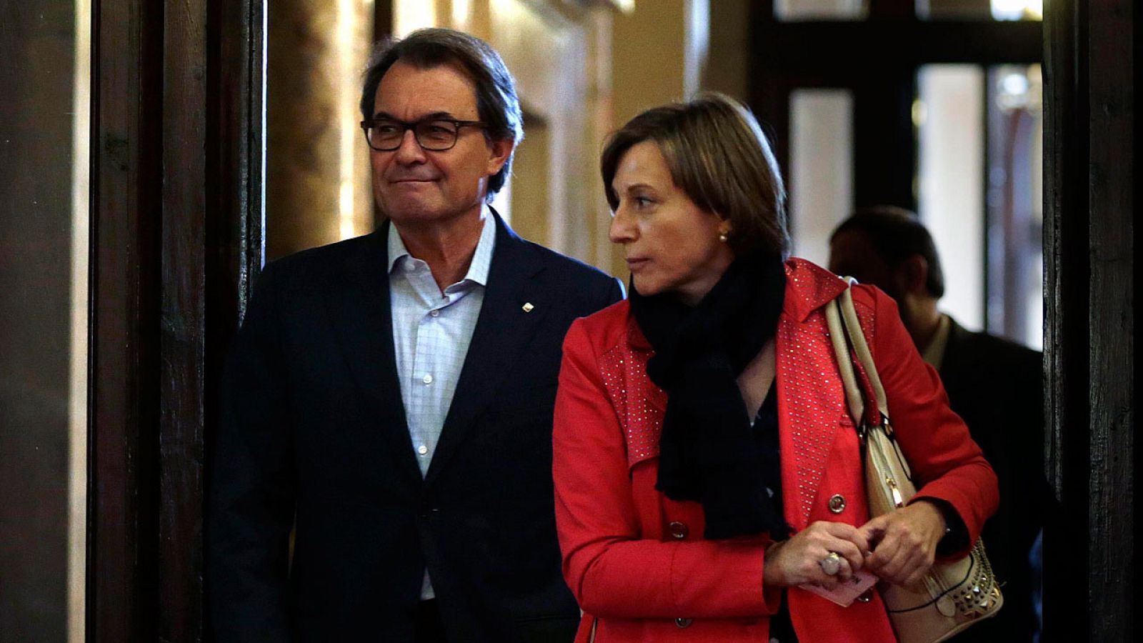 La expresidenta de la ANC, Carme Forcadell, junto al presidente Artur Mas en el Parlament.