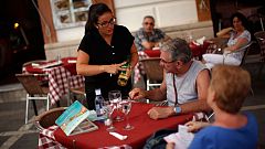 El número de parados bajó en 298.200 personas en el tercer trimestre, lo que dejó la tasa de paro en 21,18%