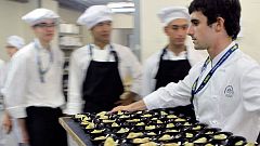 El número de jóvenes en paro se mantiene, pero la tasa cae al 46,58% por el aumento de la población activa