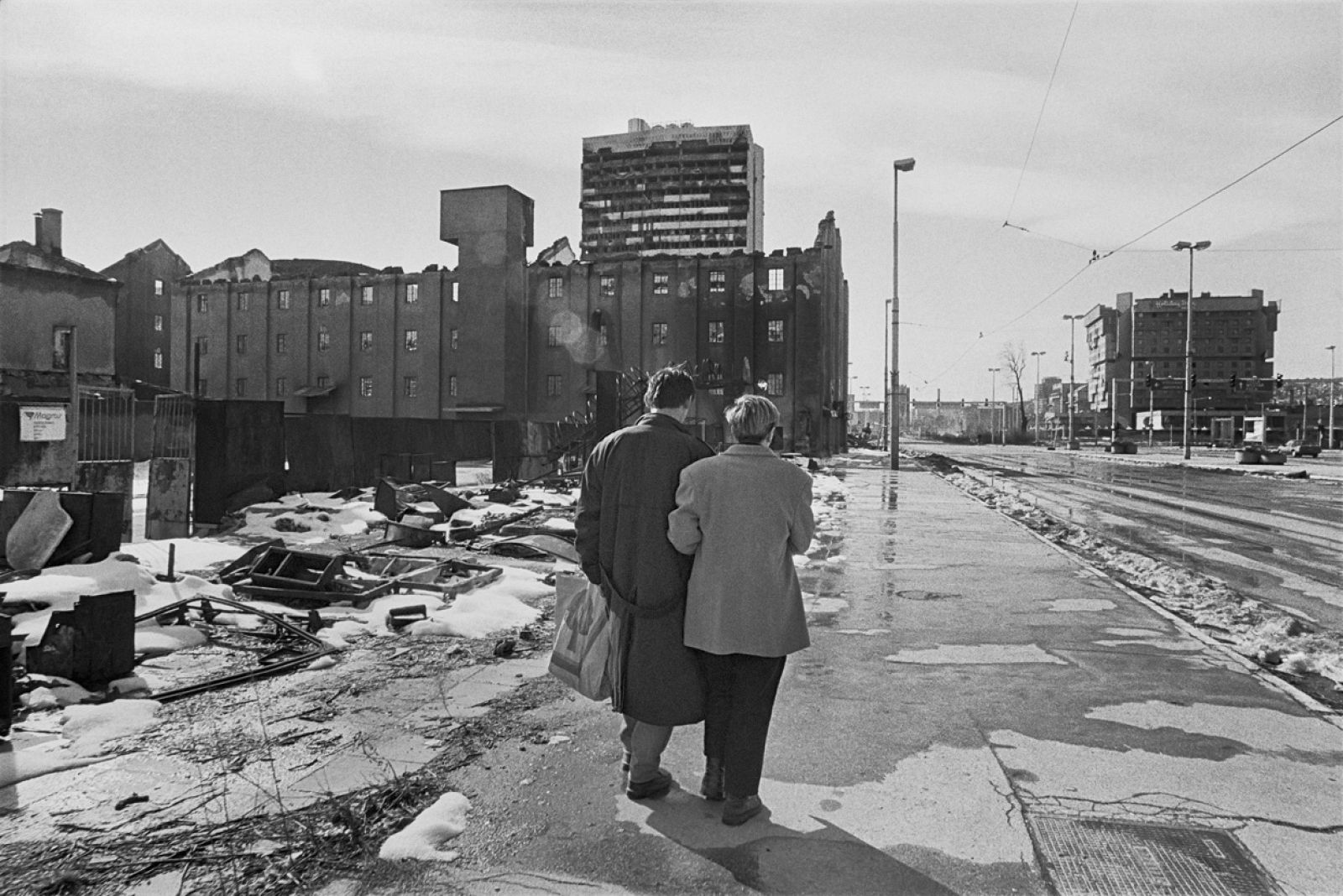 El documental se centrará en un viaje a Sarajevo, de la mano de Gervasio Sánchez para conocer a un herido por una mina anti persona