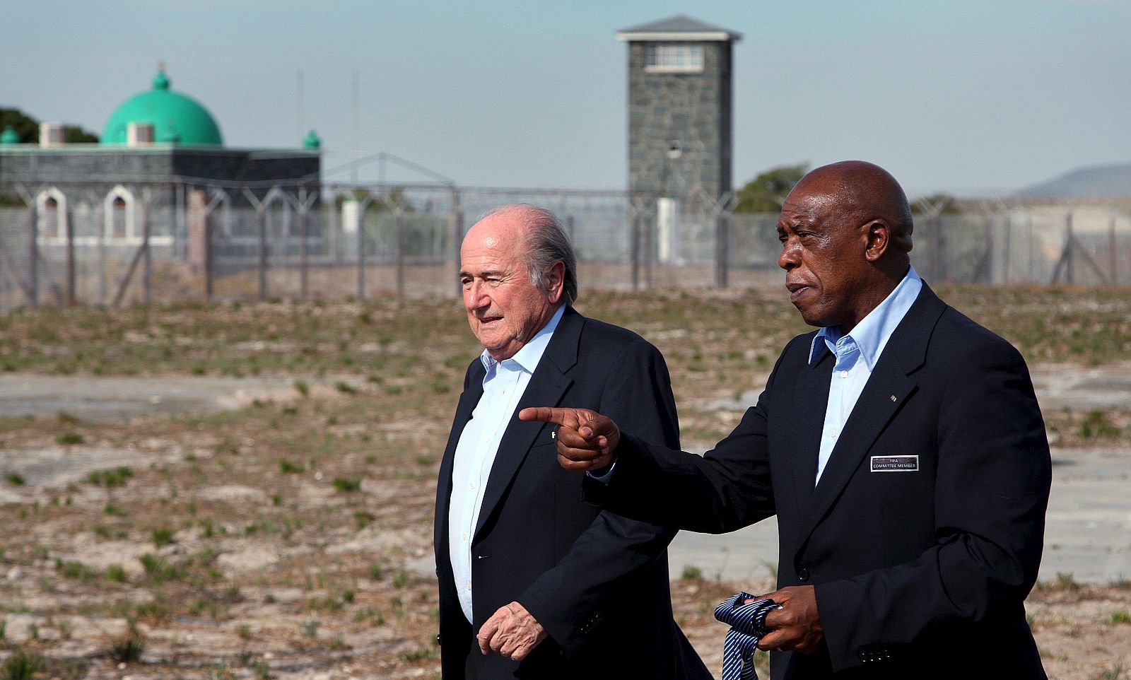 Blatter con Tokyo Sexwale en una foto de archivo poco antes del Mundial de 2010.