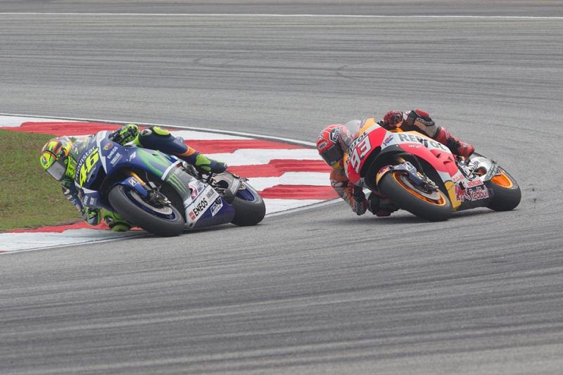 El motociclismo pide 'tarjeta roja' para Rossi
