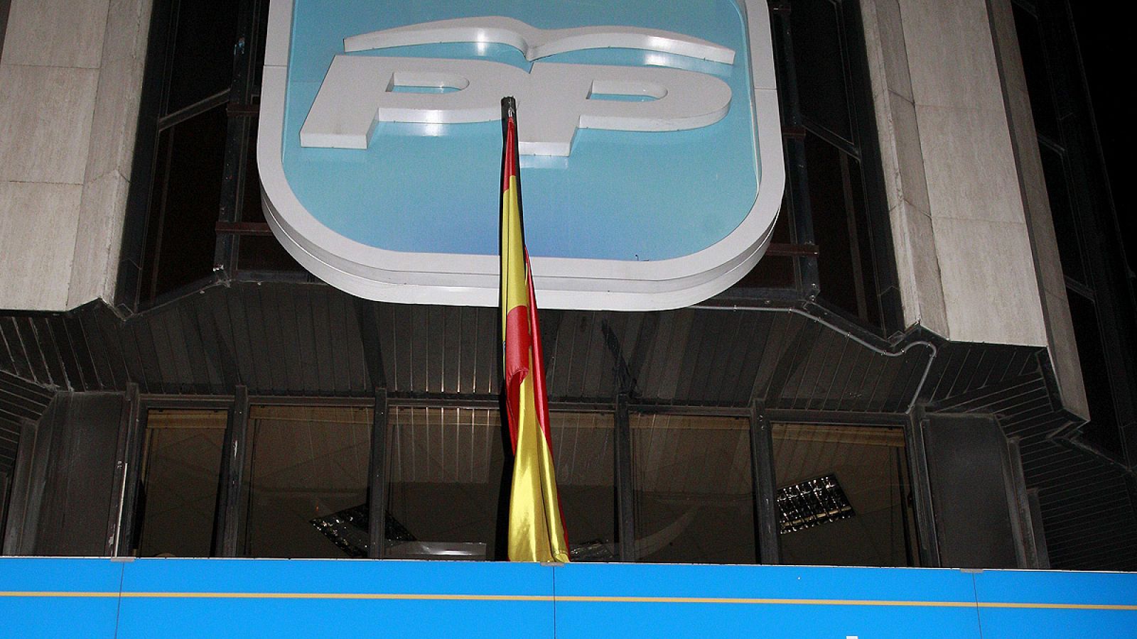 Detalle de la fachada de la sede del PP