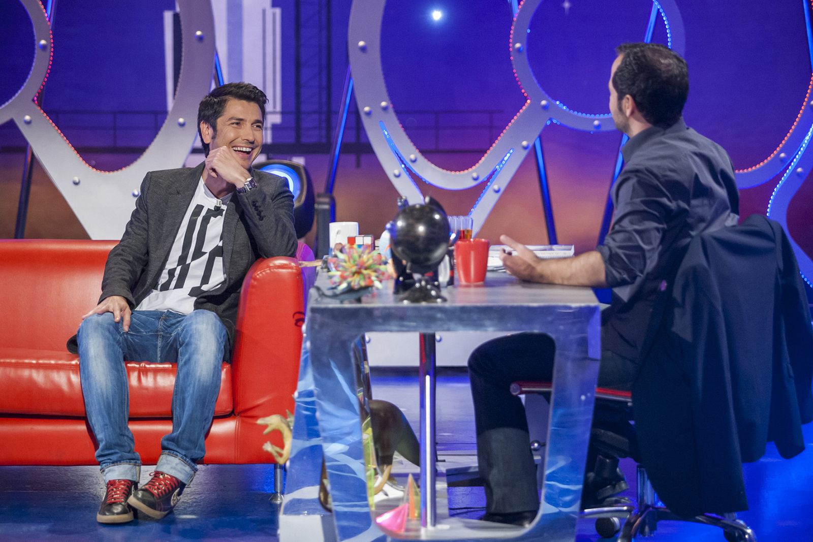 El periodista de TVE Carlos del Amor visita esta semana 'Órbita Laika' para disfrutar de la ciencia con Ángel Martín