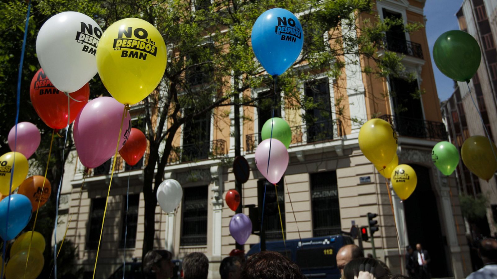 Protesta ante la sede de BMN en Madrid