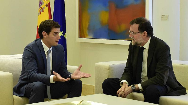 Rajoy y Rivera coinciden en hacer frente al independentismo catalán con matices en la estrategia 