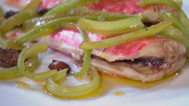 Receta de salmonete con borraja   