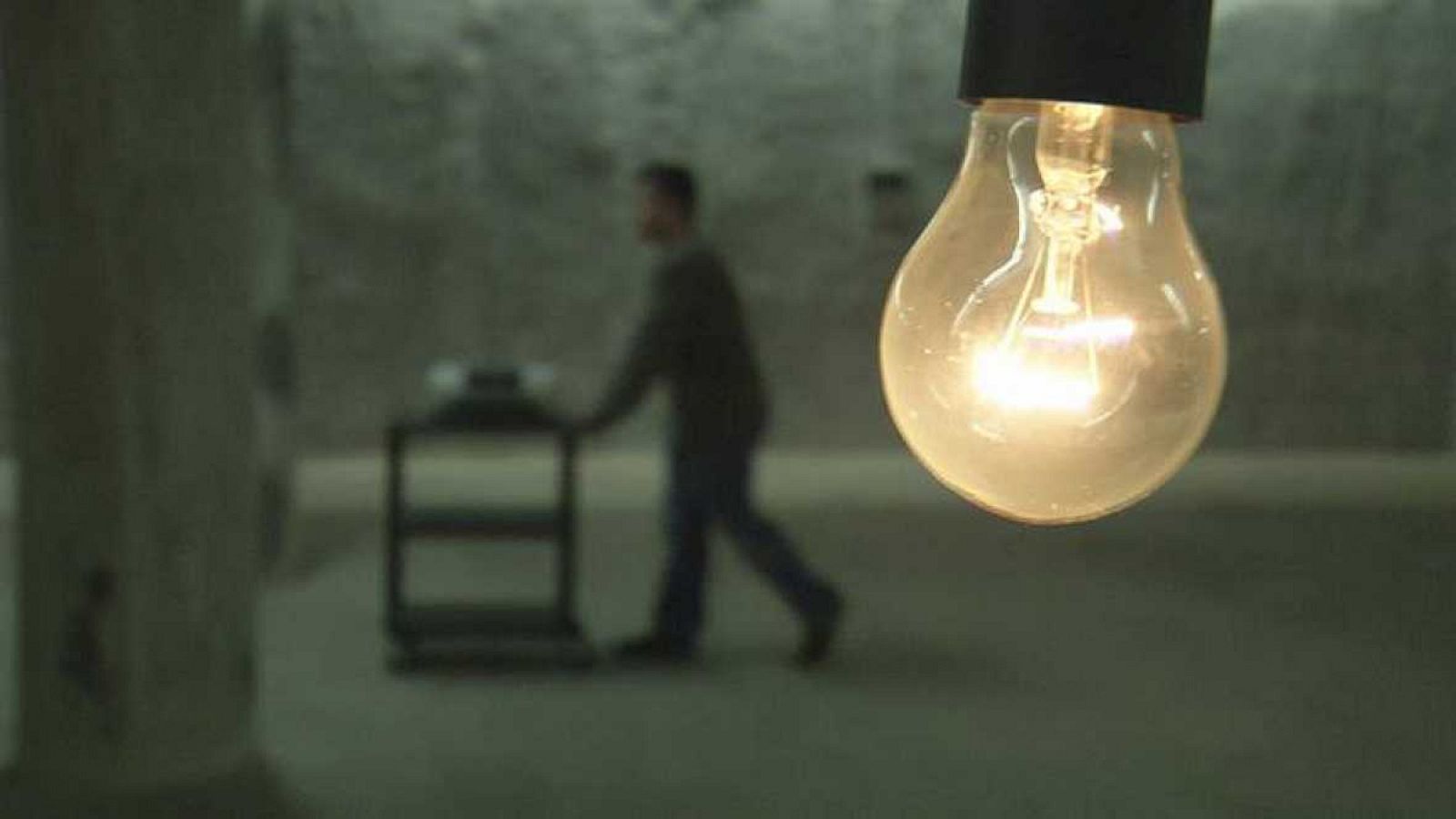 Imagen de archivo de una bombilla encendida