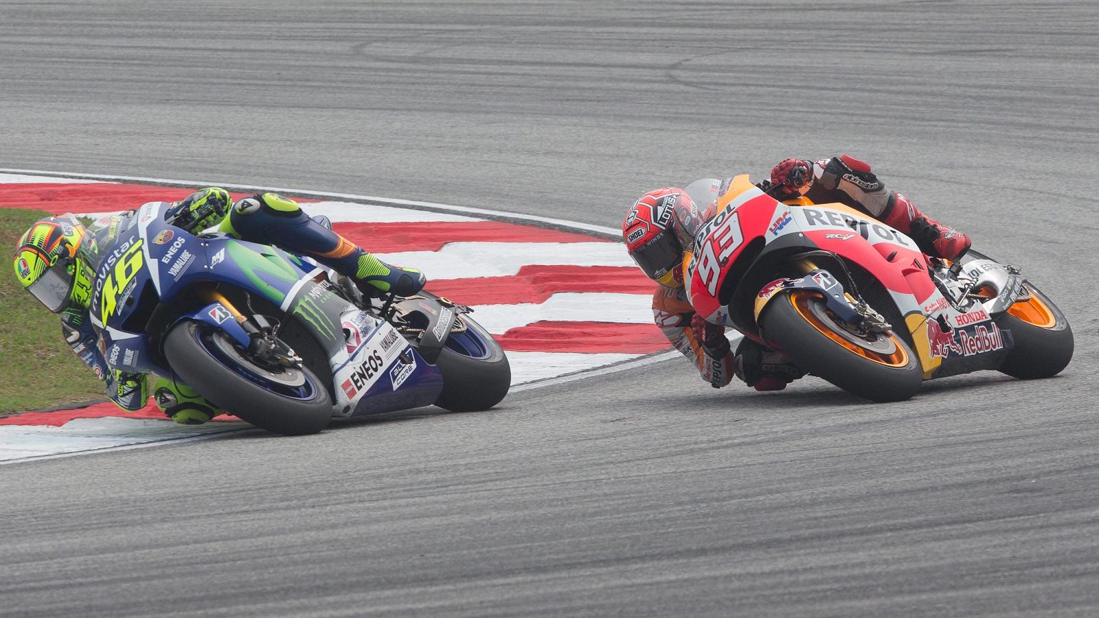 La telemetría de Honda muestra que hubo patada de Rossi a Márquez