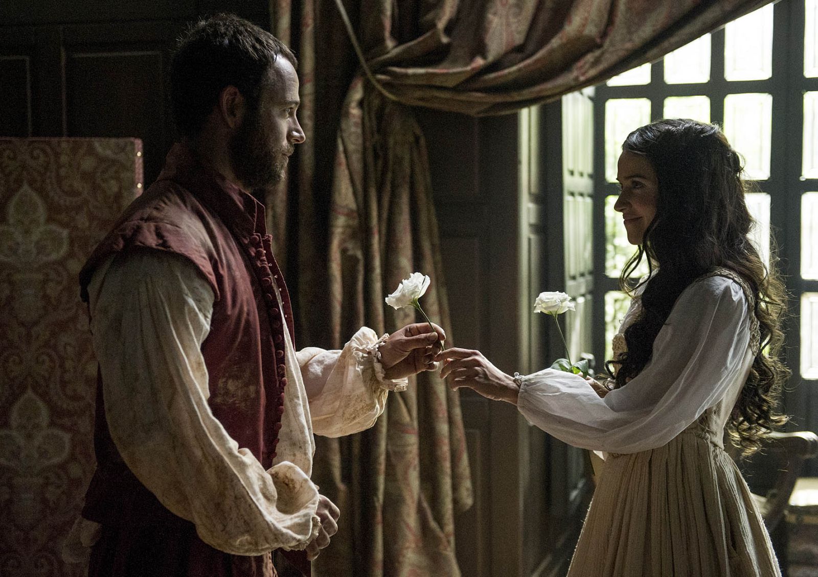 Isabel y Ricardo lucharán por su amor en 'La española inglesa'