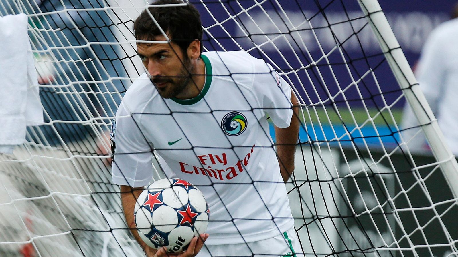 El delantero español del Cosmos, Raúl González Blanco, tras marcar en la semifinal
