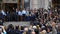 Los alcaldes y funcionarios de Cataluña podrían enfrentarse a 30 años de prisión si desobedecen al Constitucional