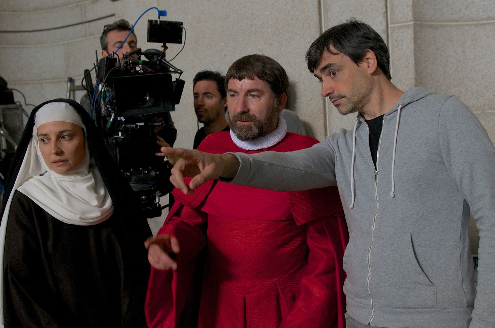 Marián Álvarez con Antonio de la Torre y el director de la cinta, Jorge Dorado