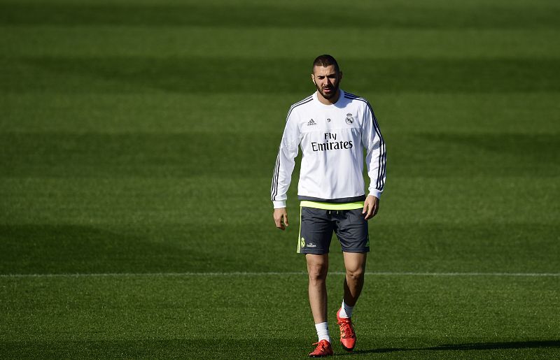 Benzema no acaba el entrenamiento y Keylor sigue al margen