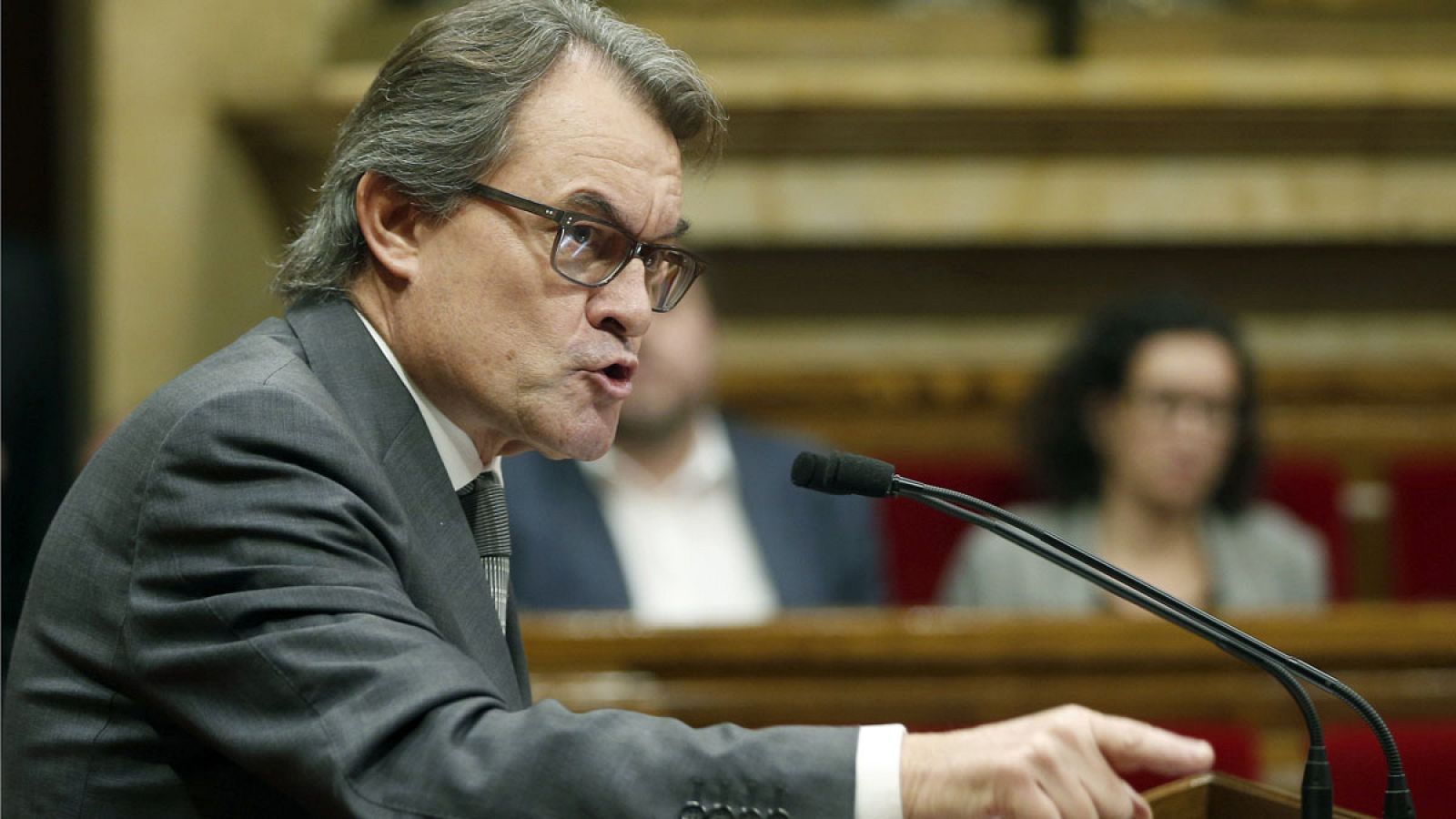 El presidente de la Generalitat en funciones, Artur Mas, durante el pleno de investidura