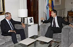 Zapatero promete a Touriño que el AVE llegará a Galicia en 2012