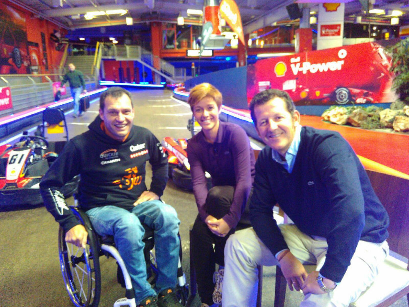 Albert Llovera con nuestros presentadores, Marta Solano y Carlos García Hirschfeld