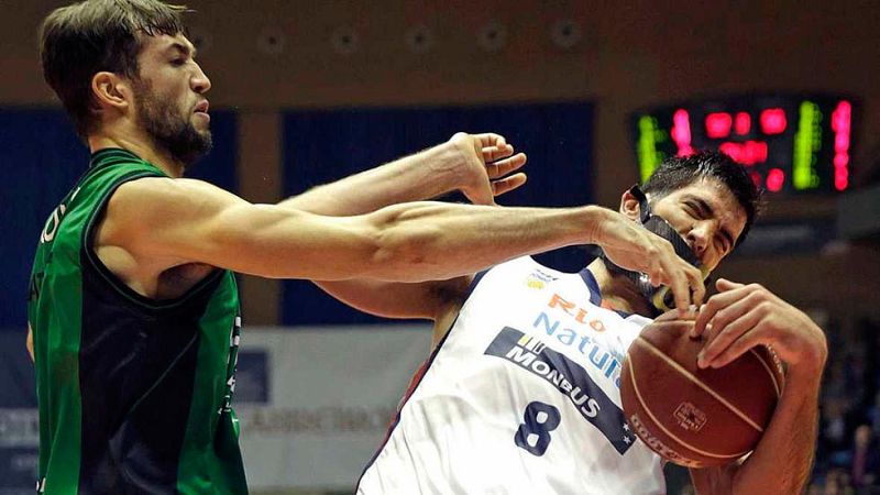 El Obradoiro remonta catorce puntos al Joventut y sigue invicto en casa