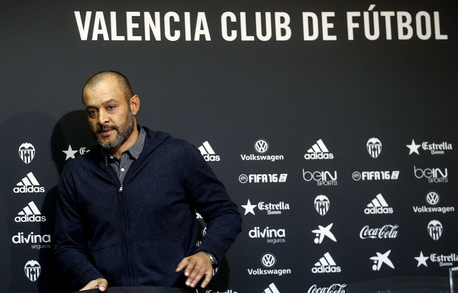 El exentrenador del Valencia, Nuno Espirito Santo, durante la rueda de prensa.