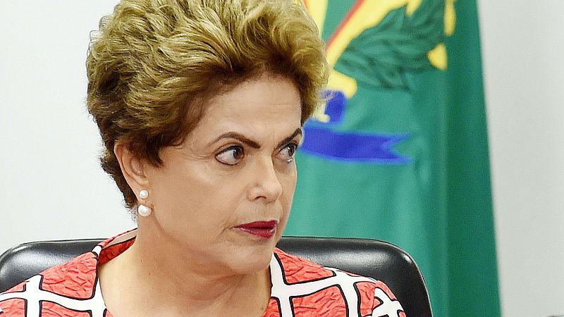 El presidente de la Cámara de Diputados brasileña autoriza la apertura de un juicio político para destituir a Rousseff 