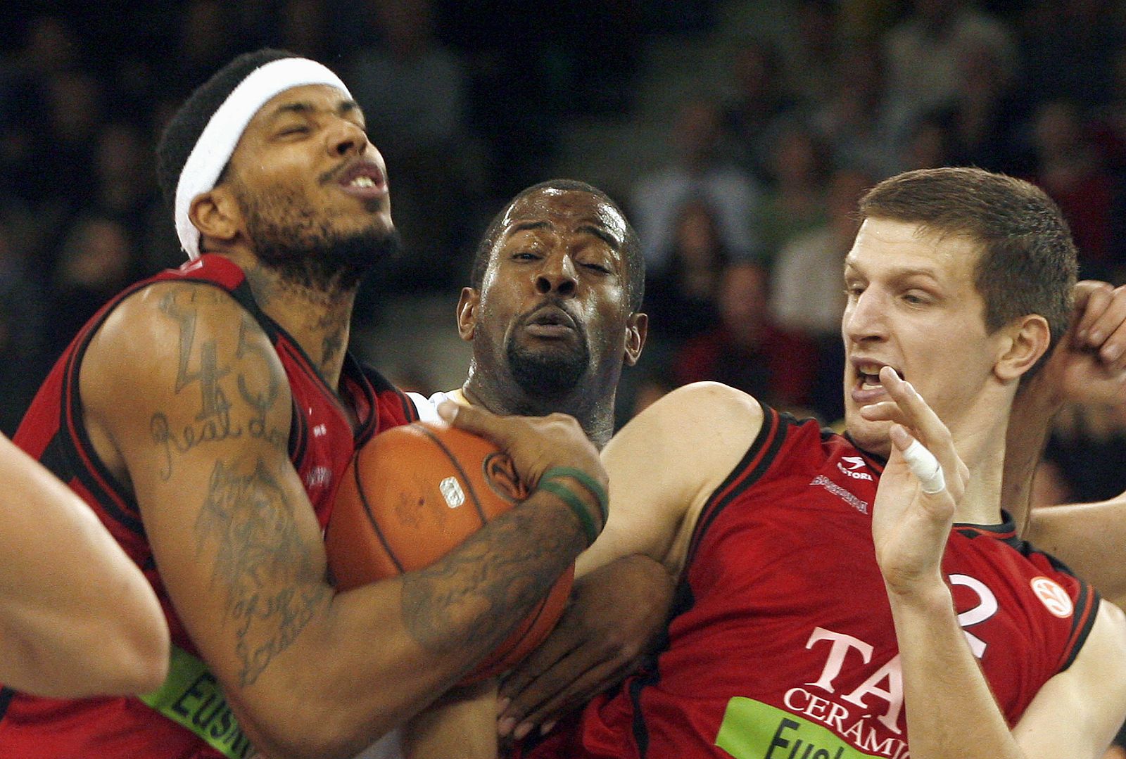 El Tau Cerámica defiende el título de Campeón de Liga