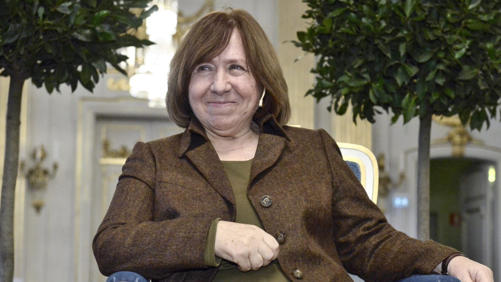 Svetlana Alexiévich durante la rueda de prensa en Estocolmo.