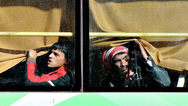 Los últimos rebeldes y cientos de civiles salen de Homs, la 'capital' de la revolución siria