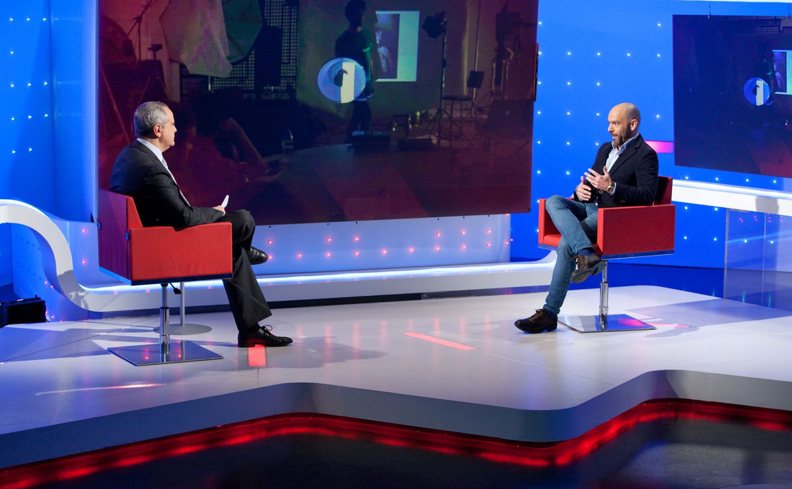 Daniel Seseña, director del programa del Canal 24 Horas 'Cámara abierta', visitará el plató para hablar de la formación online