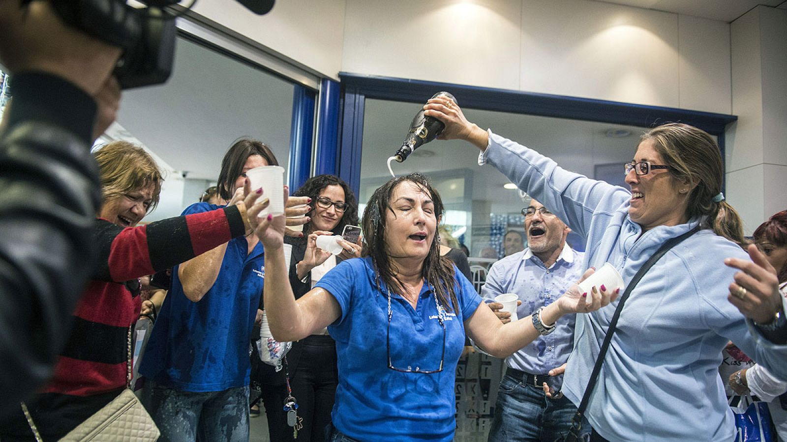 Los loteros piden al Gobierno que salga el 20D que suprima el gravamen del 20% para los premios