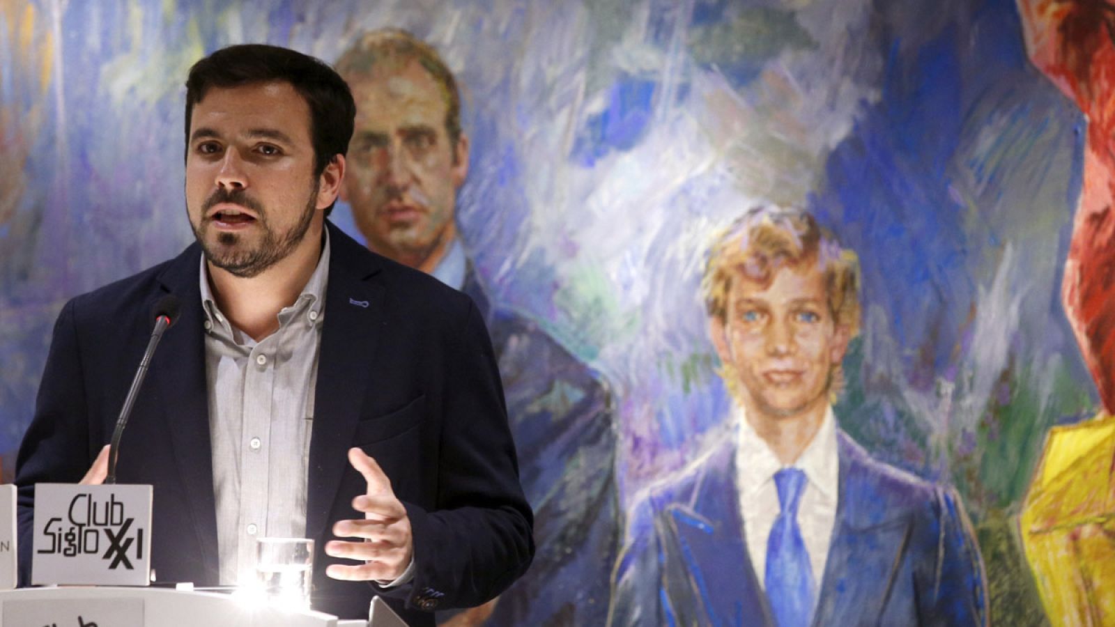 Alberto Garzón, durante la conferencia que ha ofrecido en el Club Siglo XXI.