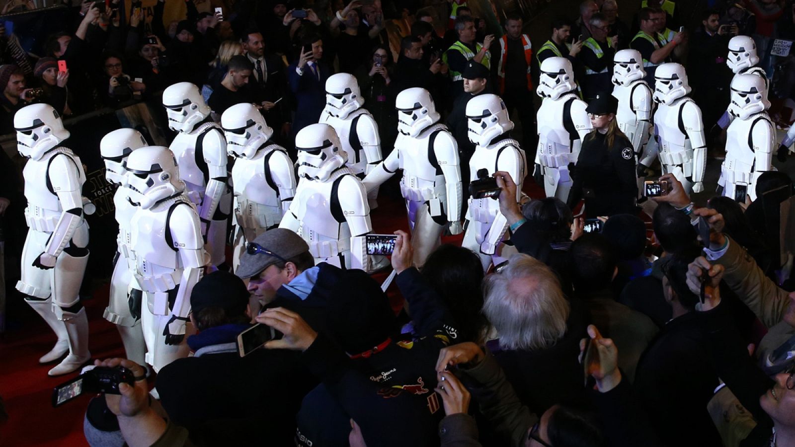 Estreno europeo de Star Wars: El despertar de la fuerza en Londres.