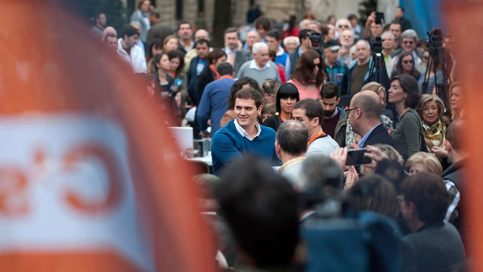 Albert Rivera, a su llegada a la plaza de Pombo de Santander