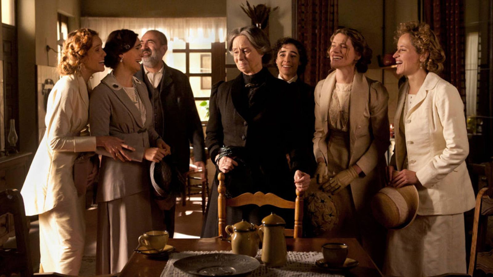 Las hermanas Silva con Rosalía y Benjamín