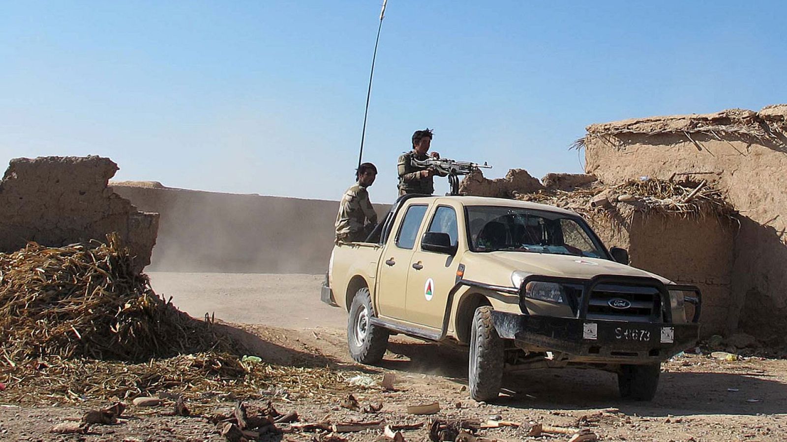 Tropas afganas defienden la provincia de Helmand de la ofensiva talibán.