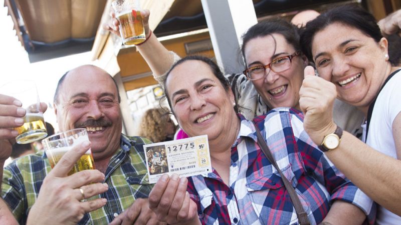 El segundo premio de la lotería de Navidad es para el 12.775, el premio más madrugador del sorteo