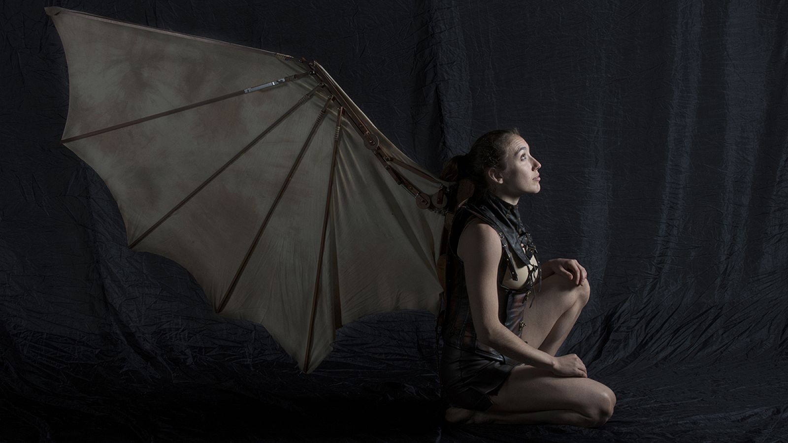 La representación se inspira en la obsesión de Leonardo da Vinci por volar.