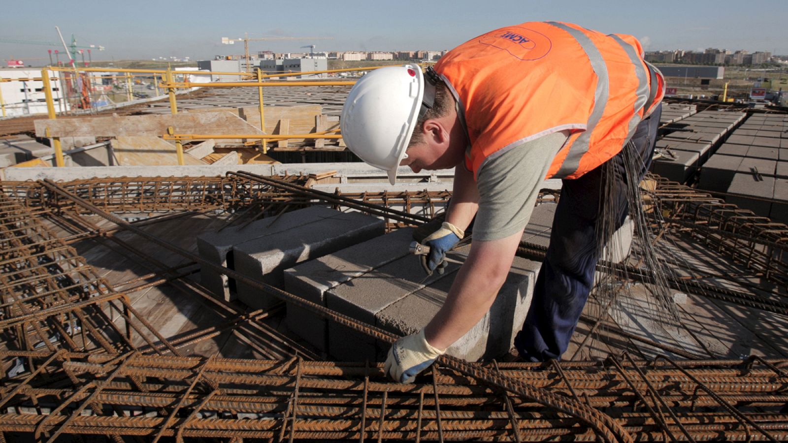Fotografía de archivo del trabajador de una obra en el Parque Tecnológico de Leganés